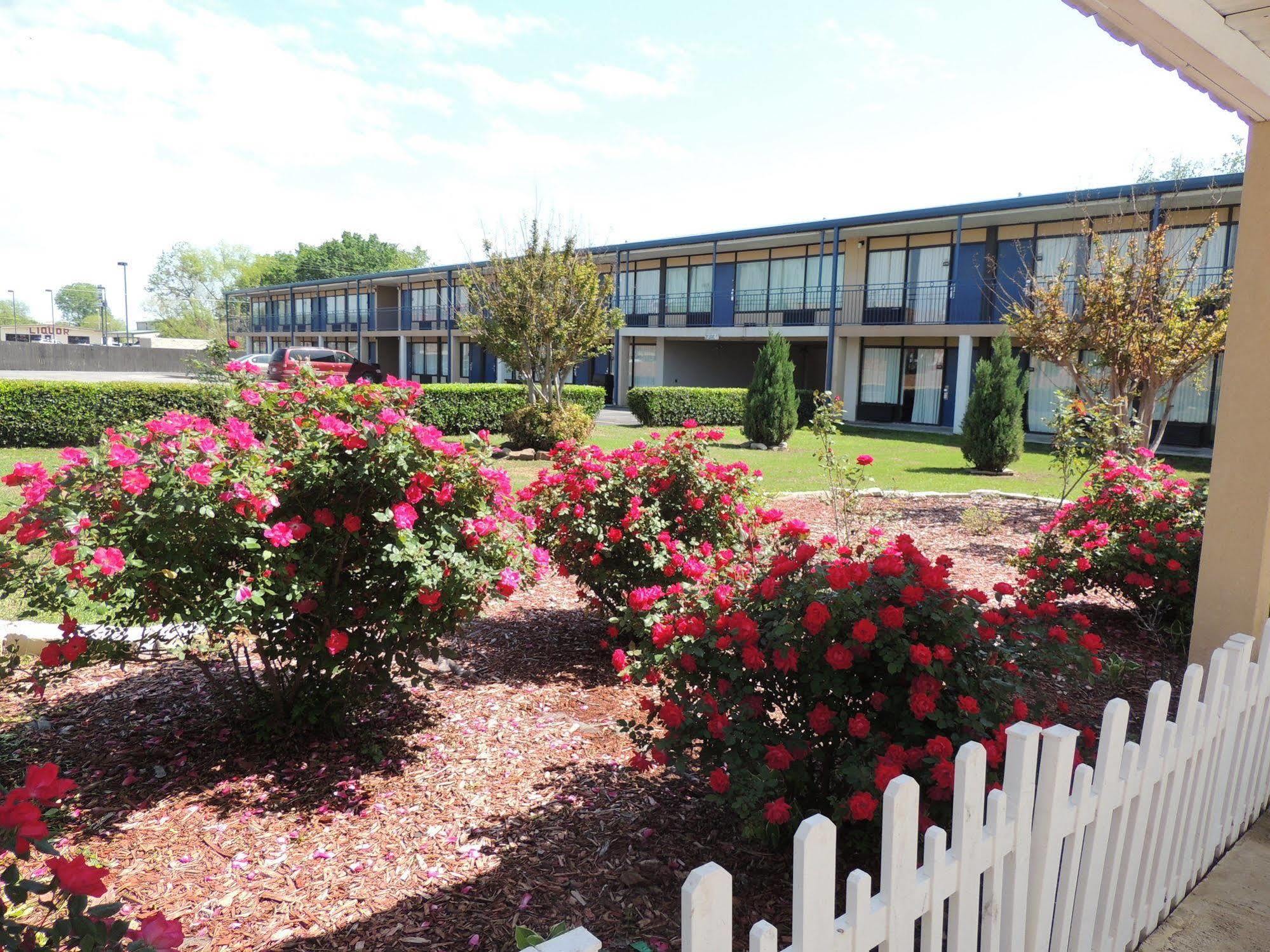 Econo Lodge Durant Exterior photo